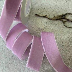 Lila fluweellint - rol 3 meter | Verkrijgbaar in verschillende breedtes | 3 mm, 6 mm, 9 mm, 16 mm, 25 mm of 38 mm breed