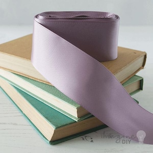 Ruban de satin lilas foncé | Ruban satiné de haute qualité disponible en différentes largeurs | 13 mm, 16 mm, 19 mm, 25 mm, 38 mm ou 100 mm de large