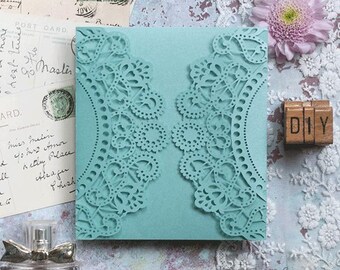 Kit de invitación de boda DIY con corte láser en diseño de tapete turquesa / Inserto y sobre GRATIS / Invitaciones de boda fáciles de hacer para el verano