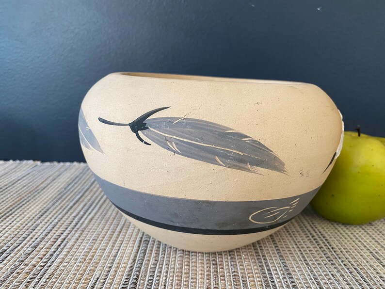 Vintage Native American Pottery Bowl Signed Grey Feathers Etsy