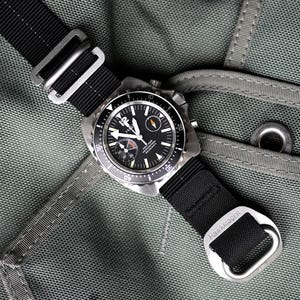 Hawkrigger 0DARK30, zwart nylon, horlogebandje, corduralaminaat, roestvrijstalen hardware