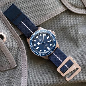 Grappleband blauwwitte elastische horlogeband, corduralaminaat, roestvrijstalen hardware
