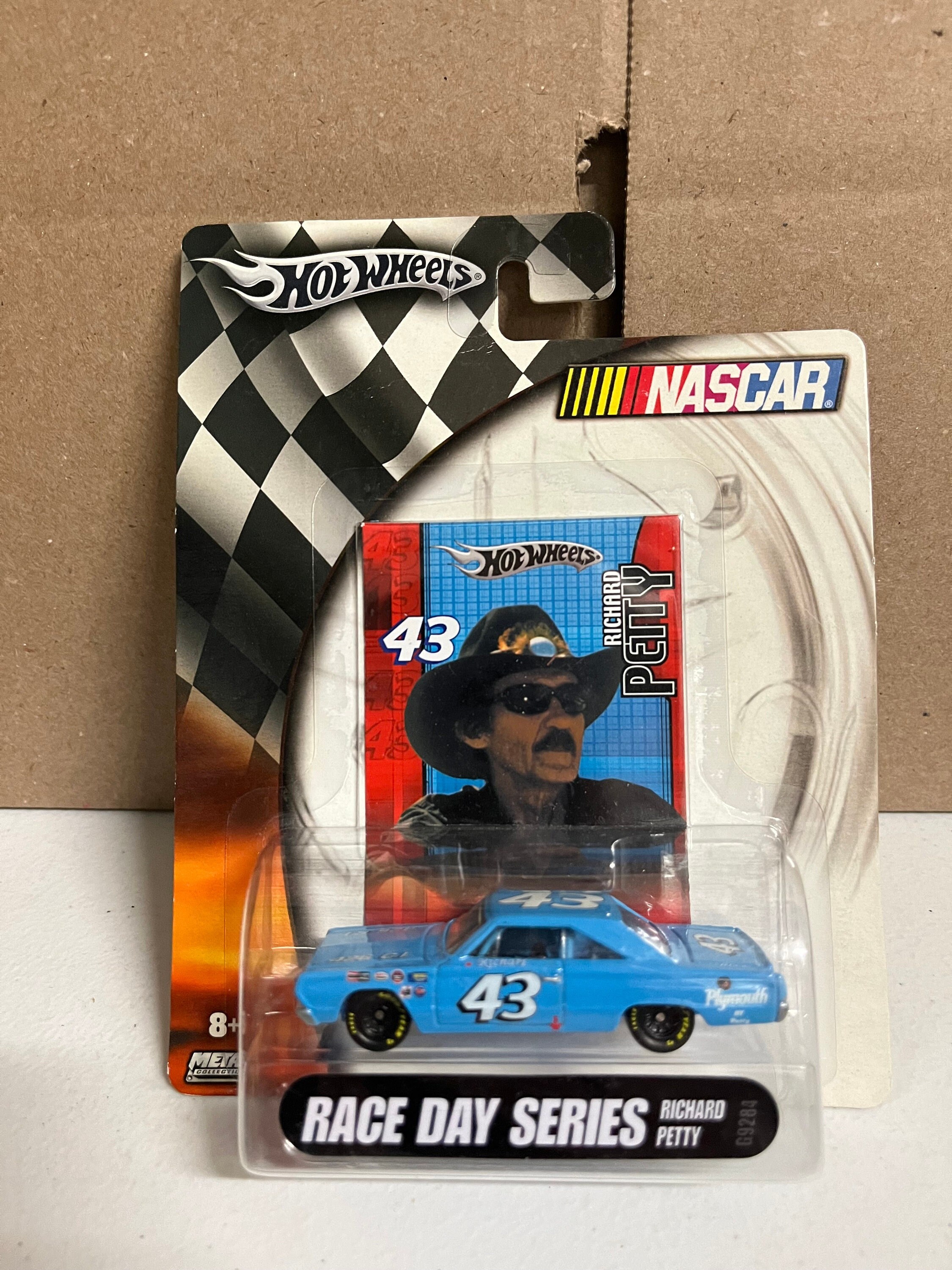 ホットウィール、HALL OF FAME リチャードペティ、'67 プリマス 【公式