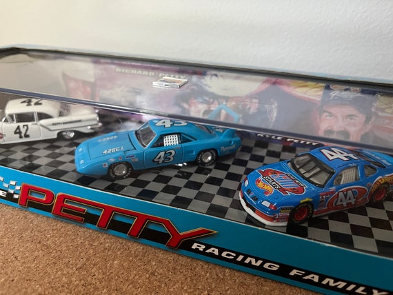 Richard Petty Racing Family Diecast Set Hot Wheels - Etsy