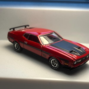 Auto World 1971 Ford Mustang Mach 1 Red