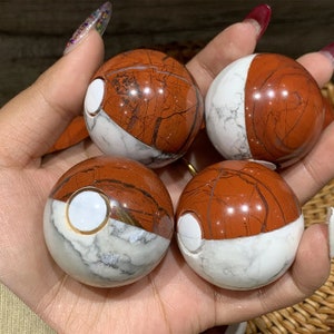 40MM Natural Howlite,Red jasper Poké Ball, Hand Carved Poké Ball,Crystal Healing Decor,Crystal ball, Crystal present 1PC