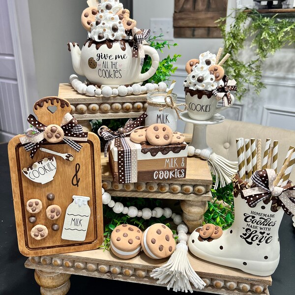 Cookies & ‘Milk Tiered Tray Set / Chocolate Chip Cookies / Baking Display / Rae Dunn Inspired / Kitchen Display / Bakery / Cookies / Milk