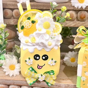 Daisies & Lemons Decor / Spring Tiered Tray Decor / Summer Tiered Tray Decor / Lemon Decor / Daisy Decor / Lemons / Daisies