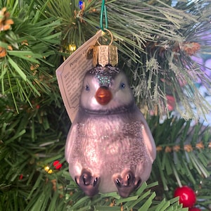 Brand New Sitting Penguin Chick Old World Christmas Glass Ornament