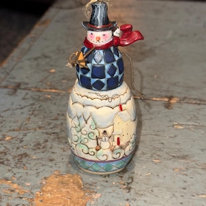 Beautiful Jim Shore Heartwood Creek Snowman Ornament 2011