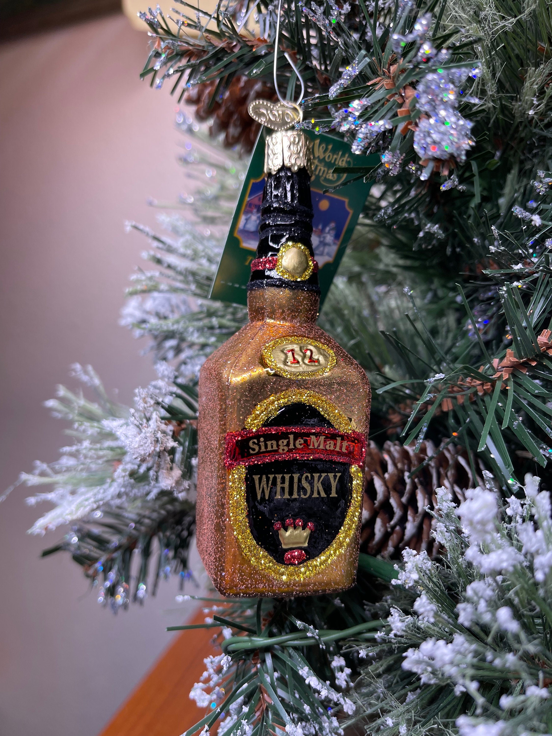 Ornement en verre de bouteille de whisky Noël du Vieux Monde