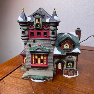 Retired O’Well Santa’s Workbench 1997 Candle Shop Christmas Building!