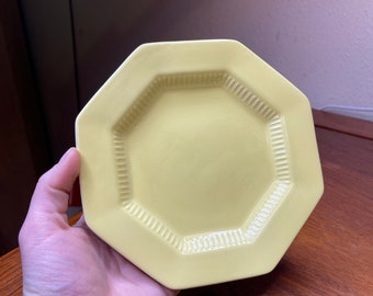 Assiette à salade jaune Independence, Ironstone, Castleton des années 1950