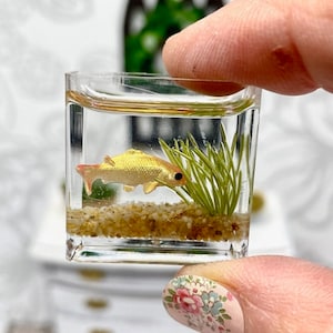 Miniature Dollhouse Fish Tank / Fish Bowl