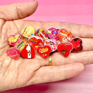 Miniature dollhouse Valentine heart shaped candy boxes