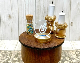 Dollhouse Hanukkah decor