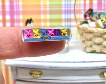 Miniature dollhouse Easter peeps