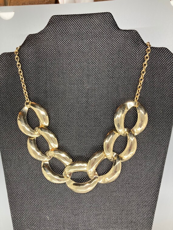 Vintage Oversized Gold Tone Chain Necklace - image 4
