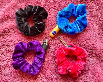 Secret Stash Velvet Scrunchie Soft