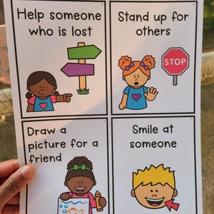 Puede incluir: Un colorido p&oacute;ster educativo con cuatro paneles, cada uno ilustrando una acci&oacute;n positiva. Los paneles dicen: "Ayuda a alguien que est&aacute; perdido", "Defiende a los dem&aacute;s", "Dibuja una imagen para un amigo" y "Sonr&iacute;e a alguien". Cada panel presenta una ilustraci&oacute;n de dibujos animados.