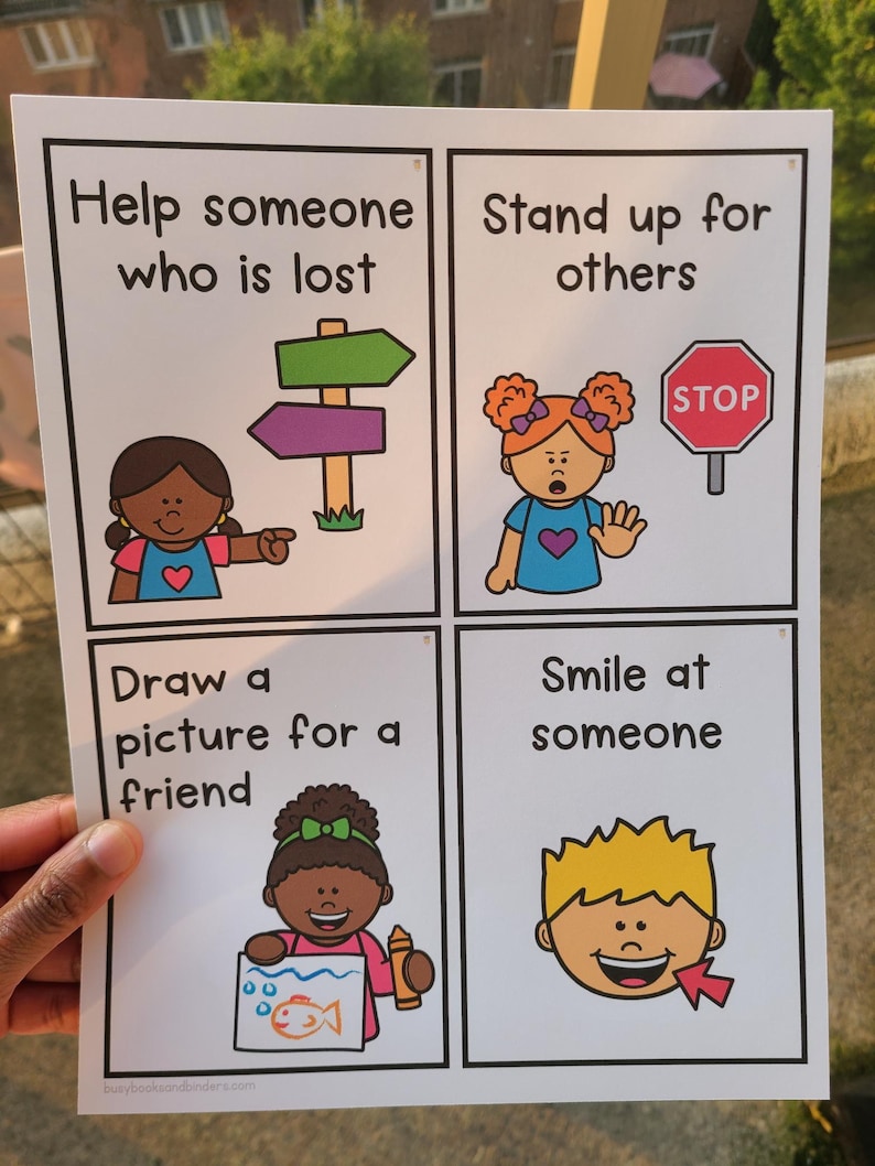Puede incluir: Un colorido p&oacute;ster educativo con cuatro paneles, cada uno ilustrando una acci&oacute;n positiva. Los paneles dicen: "Ayuda a alguien que est&aacute; perdido", "Defiende a los dem&aacute;s", "Dibuja una imagen para un amigo" y "Sonr&iacute;e a alguien". Cada panel presenta una ilustraci&oacute;n de dibujos animados.
