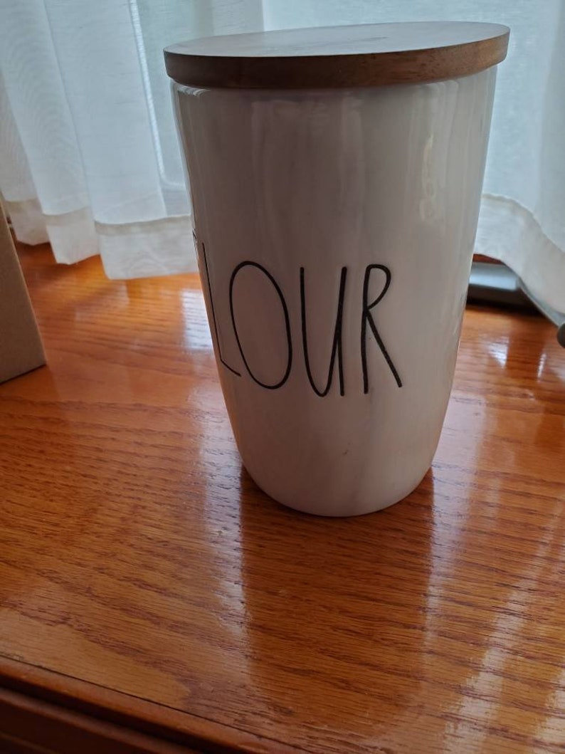 flour canister with wood lid
