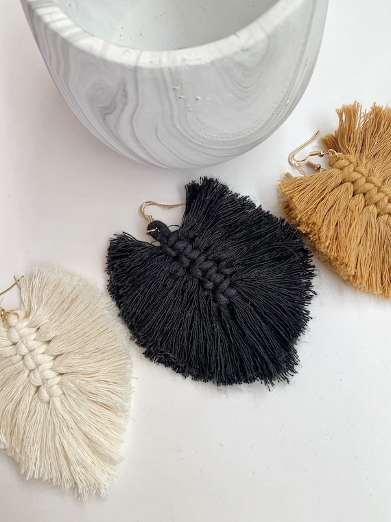 Macrame leaf earrings/macrame feather/ boho earrings/ feather earrings/ tassel earrings/aretes boho/warrior jewelry/ Venus earrings