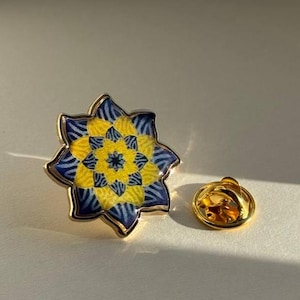 Badge Ukrainian Independence 30 years, handmade badge, blue and yellow flower pin, enamel badge Ukraine seller 2025 Christmas