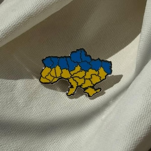 Badge Map of Ukraine, handmade badge, blue and yellow flower pin, enamel badge Ukraine seller 2025