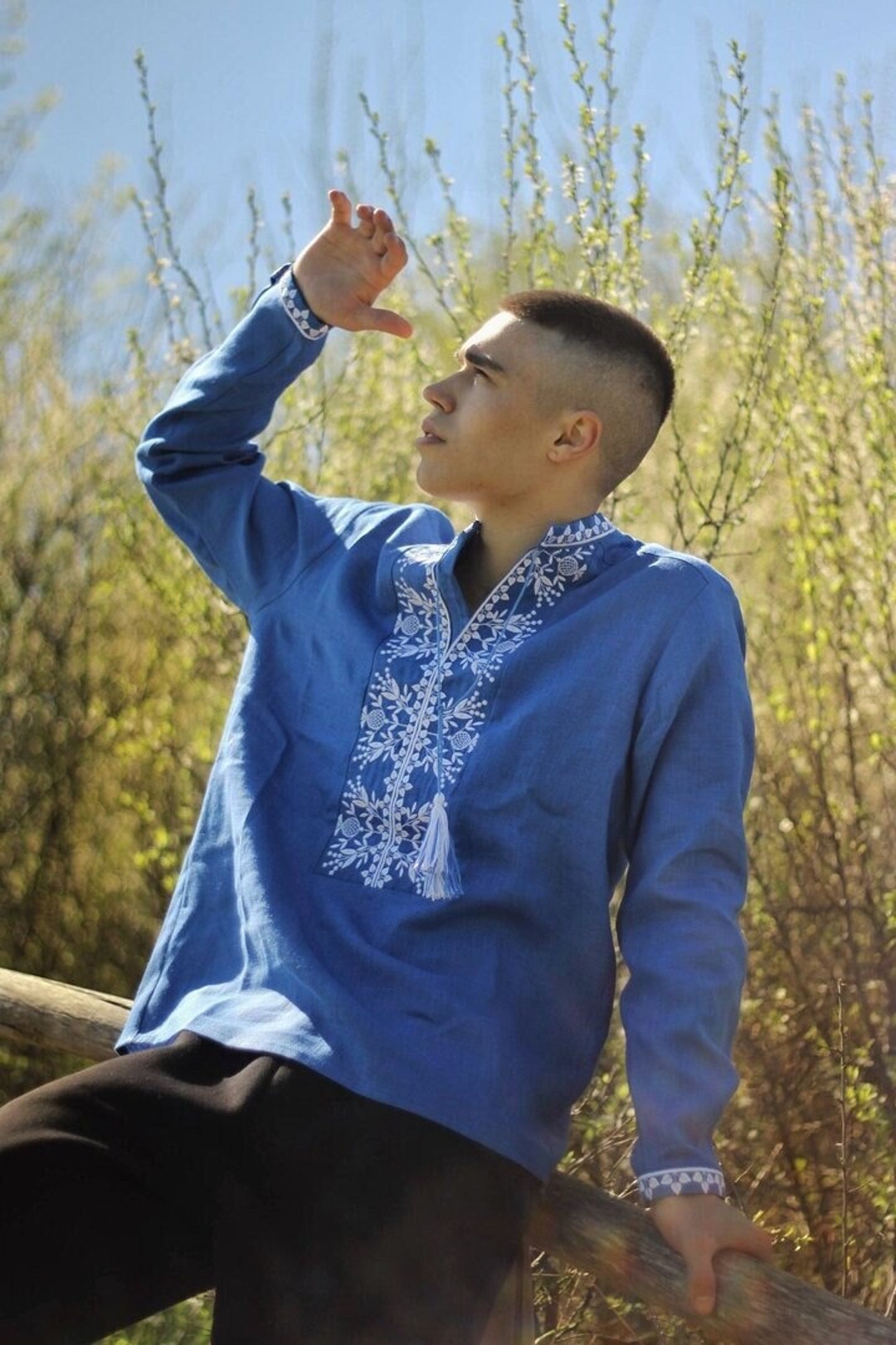 Graziosa Vyshyvanka in lino per ragazzi, camicia ricamata folk per bambini - Italia