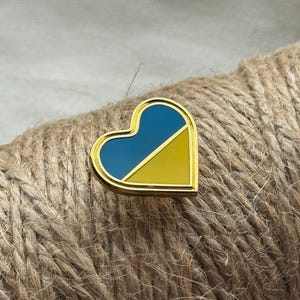 Badge Ukrainian heart pin, handmade badge, blue and yellow flower pin, enamel badge Ukraine seller 2025