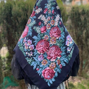 Ethnic Folk Wool Shawl Blue Slavic Floral Scarf Modern Chic Boho with Timeless Floral folk scarf Gift for Her Valentine's Day ショール image 8