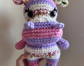 Handgemaakt knuffeldier amigurumi gehaakt nijlpaard