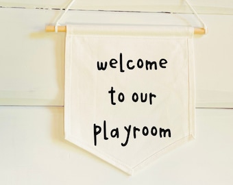Willkommen in unserem Spielzimmer-Banner – Spielzimmer-Wand – Spielzimmer-Inspiration – Spielzimmer-Dekor – Spiel-Keller-Dekor – Spielbereich-Dekor – Kindertagesstätten-Dekor