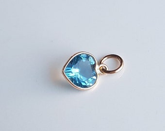 Swiss blue topaz 18k solid gold charm pendant/Heart shape topaz handmade charm/Charm for bracelet/November birthstone charm/Gift for her