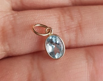 18k solid gold/Aquamarine pendant/Charm necklace/Natural aquamarine gold charm pendant/Handmade gold charm/Made for gifting