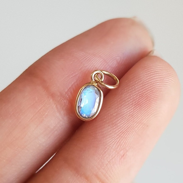 18k solid gold/Rainbow moonstone charm pendant/Faceted moonstone/Minimal light weight handmade gold charm/June birthstone/Gift for her