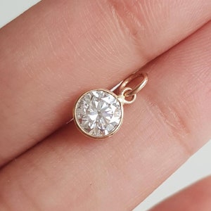 18k solid gold/Round moissanite gold charm/Casual wear handmade gold charm pendant/Lightweight charm/April birthstone/Gift for her