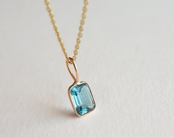 Swiss blue topaz 18k solid gold charm pendant/Emerald cut shape topaz handmade charm/Bracelet charm/November birthstone charm/Gift for her