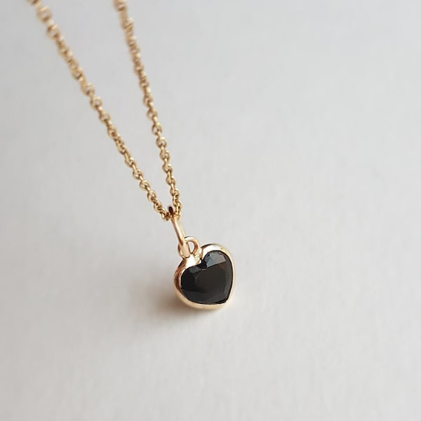 Black Onyx/18k solid gold pendant/Heart shape onyx charm/Minimal handmade pendant/July birthstone/Anniversary charm gift/Gift for her