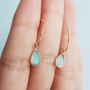 18k solid gold/Opal dangle earring/Natural opal minimal gold dangle earrings/Handmade gold earrings/Made for gifting/Gift for her