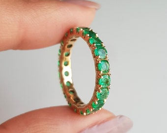 Emerald Eternity 14K Gold Band Ring/Eternity Emerald Ring For Women/Minimalistic Style/April Birthstone Ring/Gift For Her