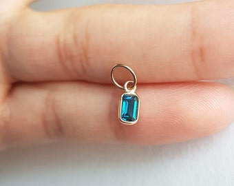 London blue topaz 18k solid gold charm pendant/Emerald cut shape topaz handmade charm/Bracelet charm/December birthstone charm/Gift for her