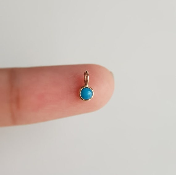 Pendentif à breloques turquoise en or 18 carats fait main
