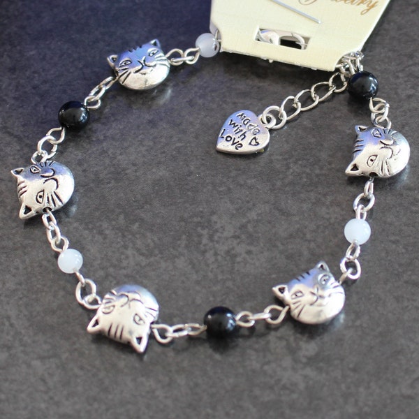 Keisa’s Cat Bead Bracelet Handmade Bespoke Gift *choose you colour *