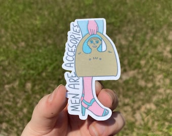 GLI UOMINI SONO ACCESSORI Adesivo impermeabile / Adesivo per laptop / Adesivo divertente / Adesivo per bottiglia d'acqua / Regalo bavaglio