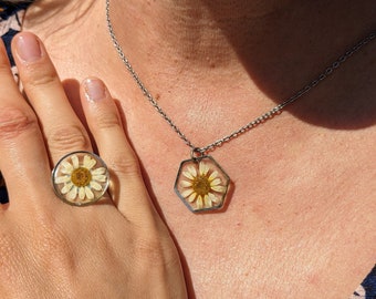 Natural flower pendant necklace - chamomile flower - dried flower bracelet - women's gift - flower jewelry - gold - silver - Mother's Day