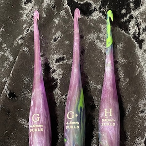 FURLS Borealis Streamline Galaxy Crochet Hook--assorted