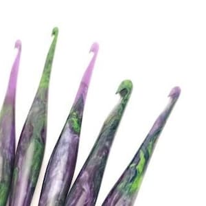 FURLS Borealis Streamline Galaxy Crochet Hook--4.50mm--5.50mm--6.0mm--Purple Green Sparkly Resin Ergonomic--Great gift for Them/Her/Him