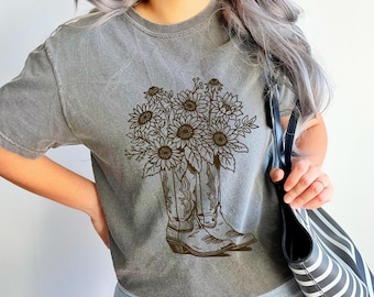 Cowgirl Boots Sunflower Graphic Tee, Western Comfort Colors Country Shirt